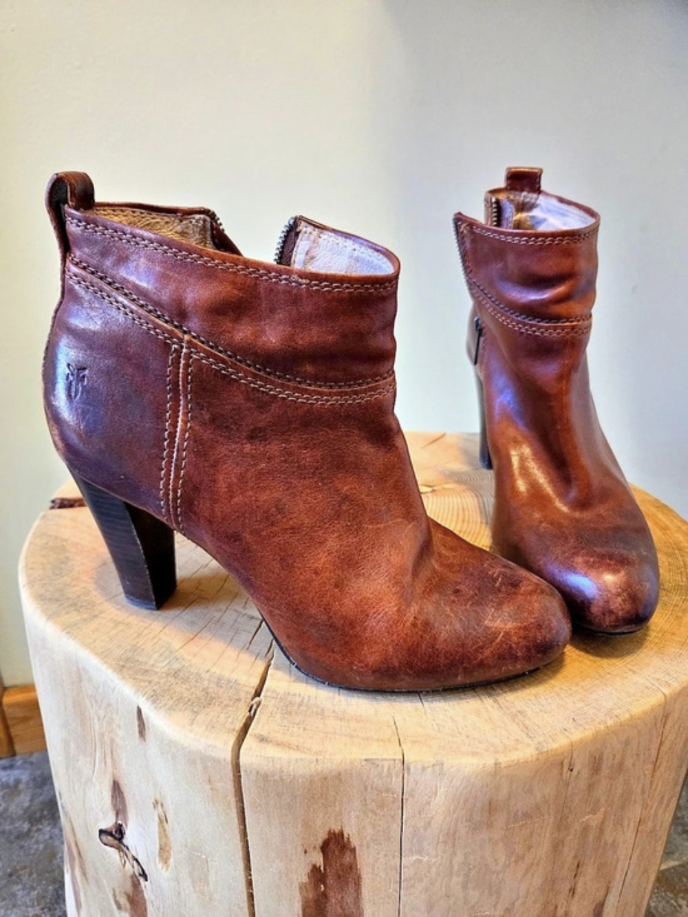 Frye Miranda Stud Bootie Size 9 Brown Leather Heeled Ankle Boots